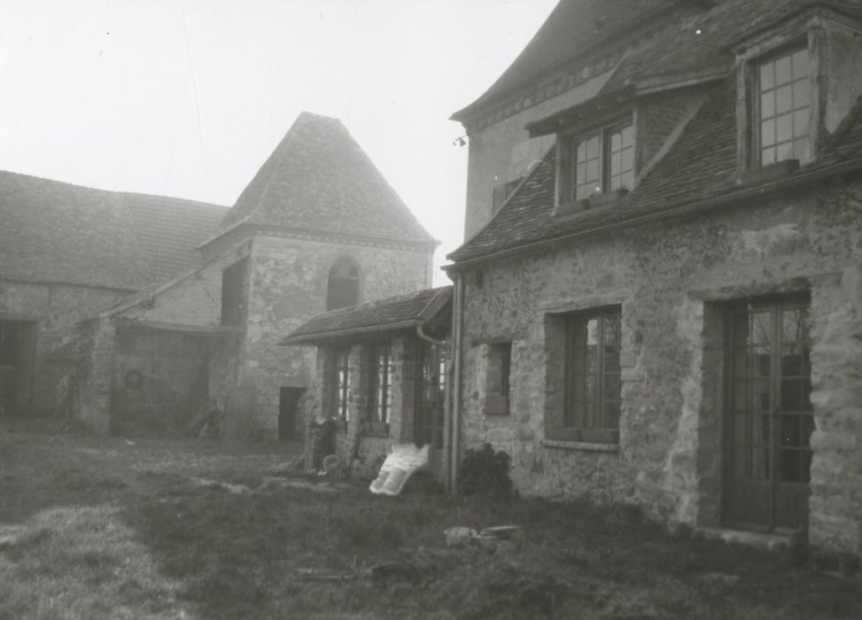 tour de l’ancienne chapelle, vue partielle