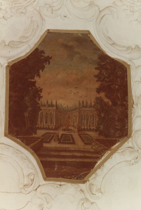 1er étage, chambre des dames d’Uzer, détail du trumeau de cheminée