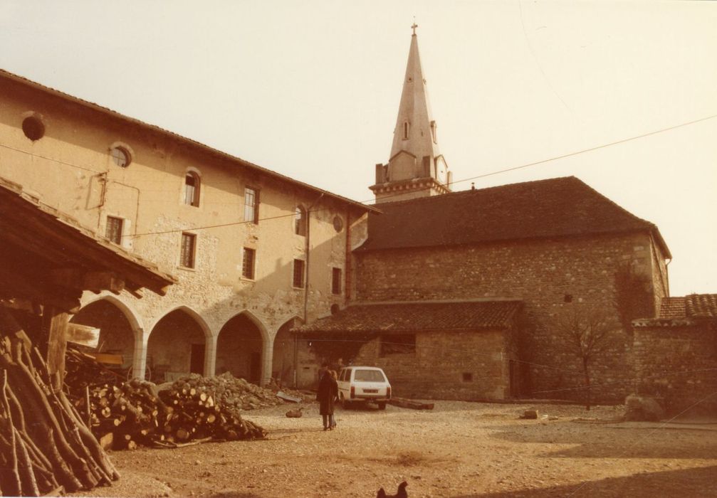 façade ouest, façade latérale nord de l’église paroissiale