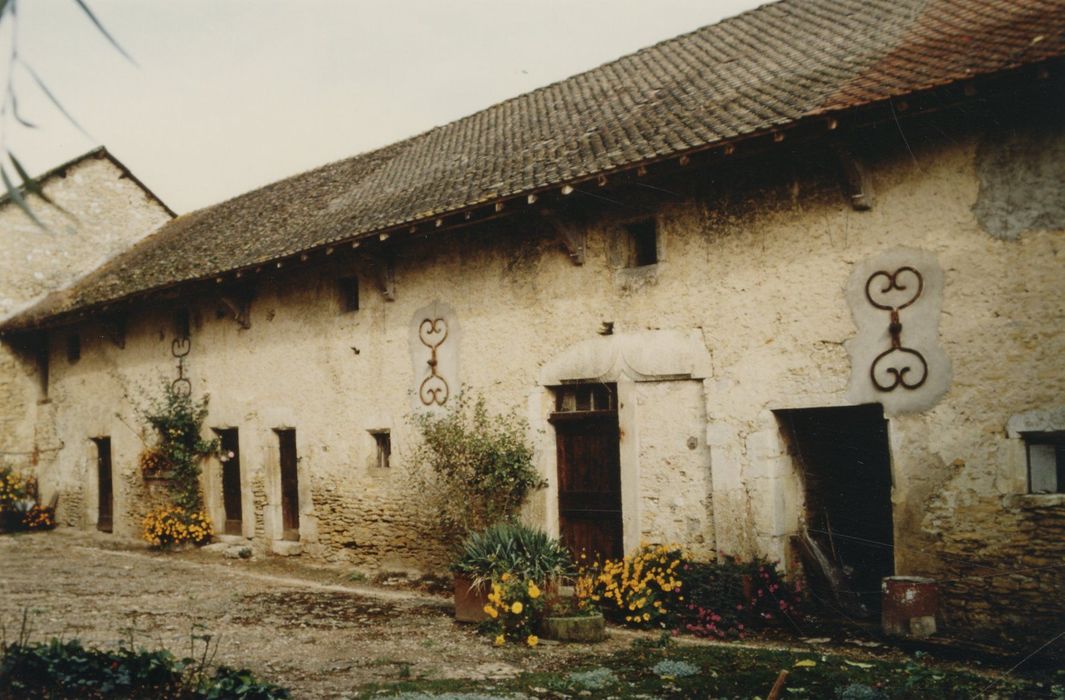 bâtiment est, façade ouest