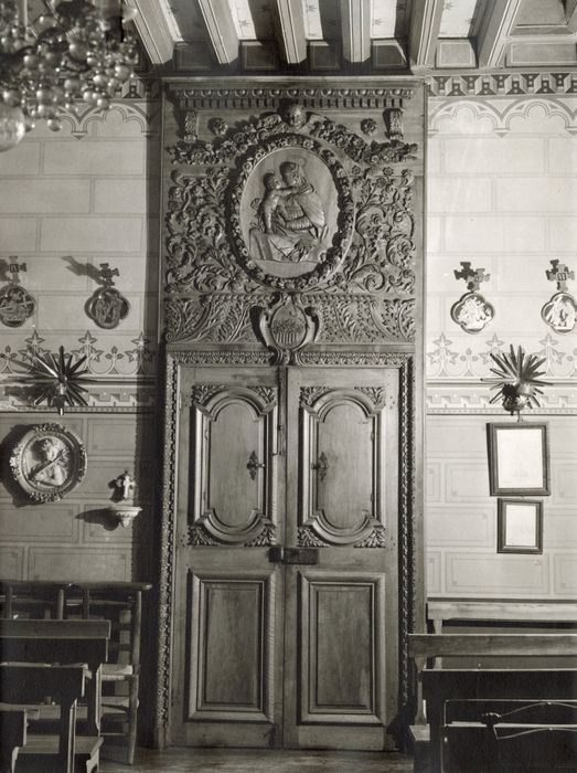 chapelle, vantaux de la porte d’accès