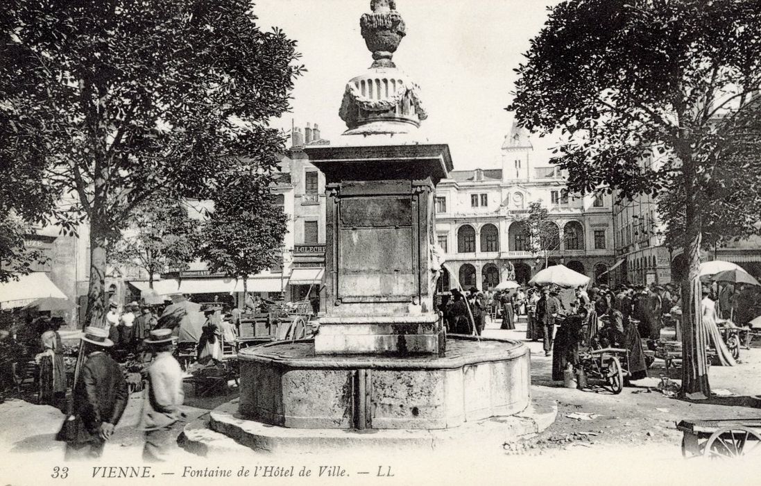 vue générale de la fontaine