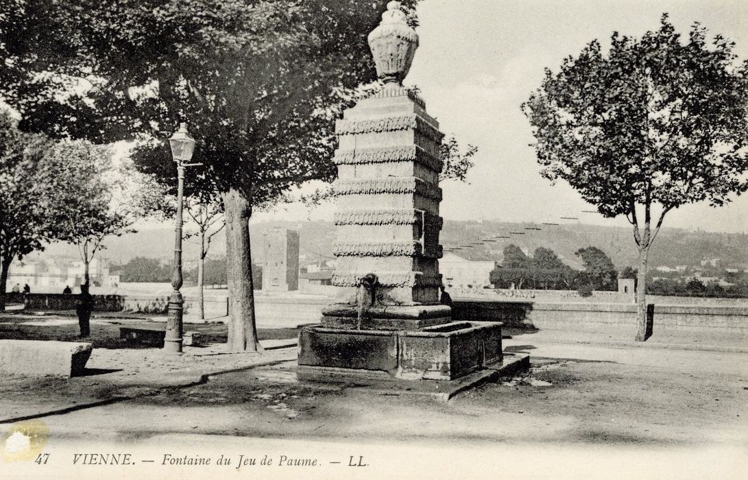 vue générale de la fontaine