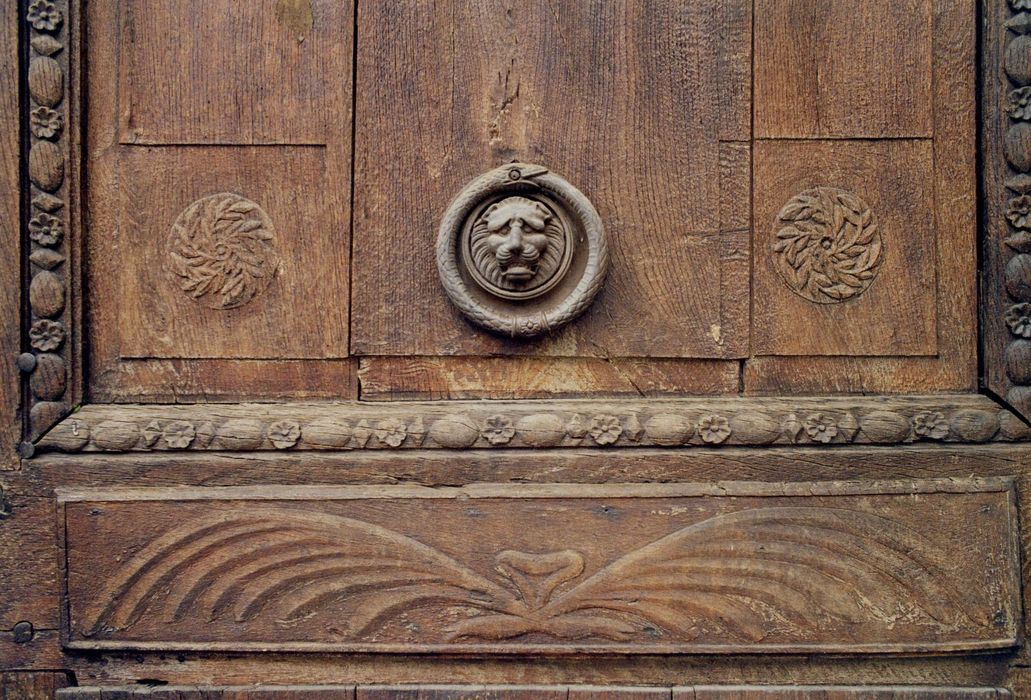 vantaux du portail d’accès sud sur rue à la cour intérieure, détail