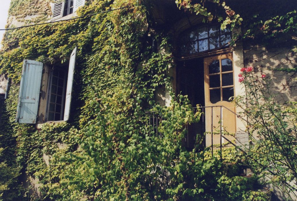 façade sud sur la cour intérieure, vue partielle