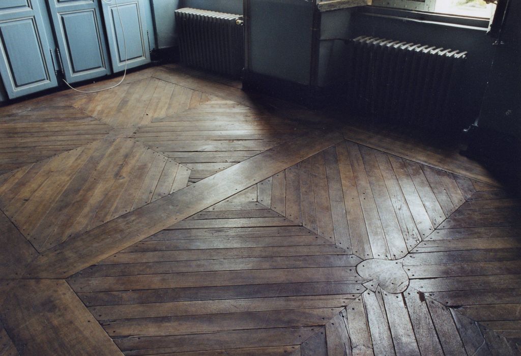 1er étage, chambre bleue, vue partielle du parquet