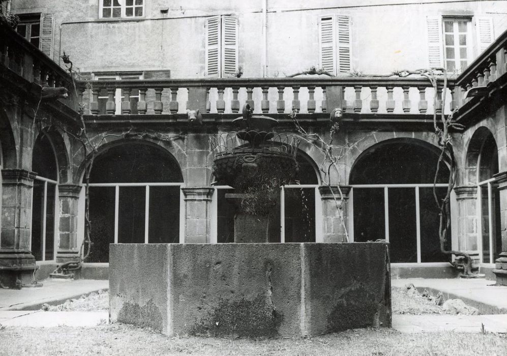 fontaine du cloître