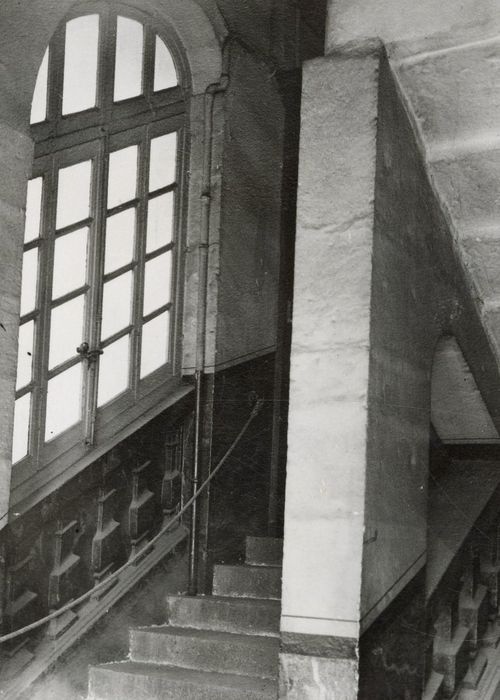 escalier, vue partielle