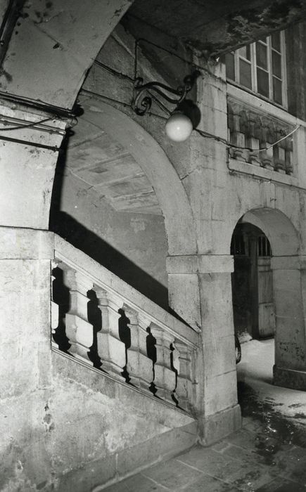 escalier, vue partielle