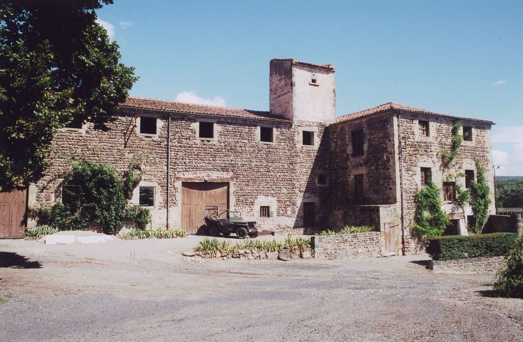 communs, façade ouest