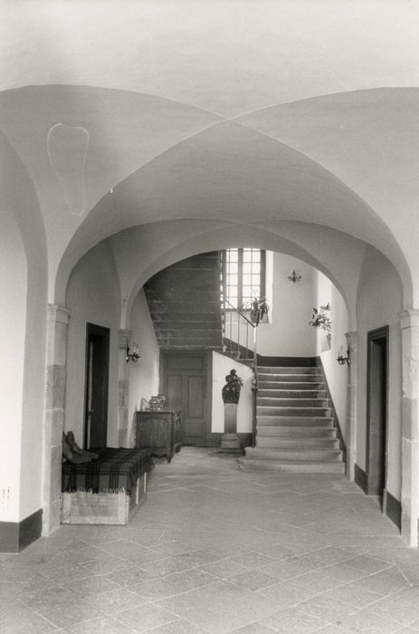 vestibule et escalier principal