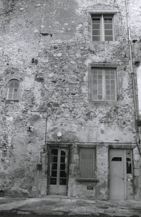 façade du bâtiment A sur jardin, vue partielle