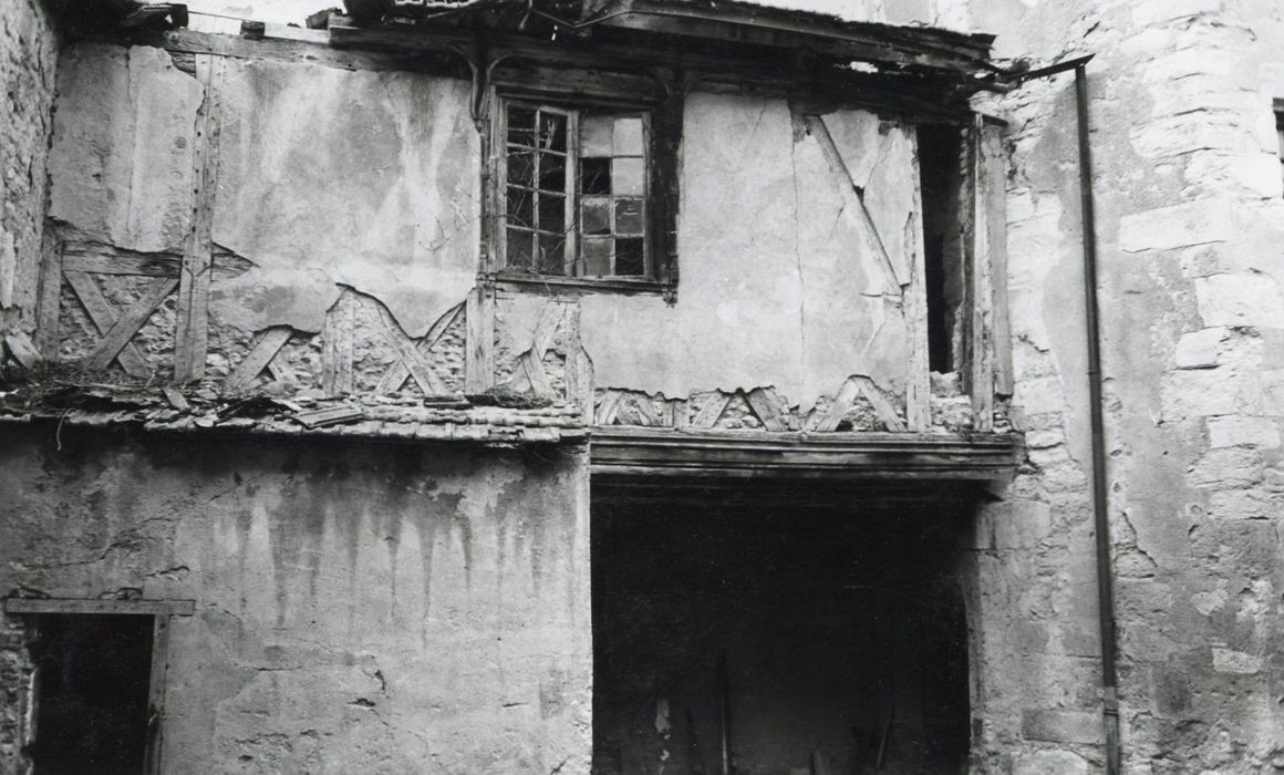 cour intérieure, aile ouest, façade est, vue partielle