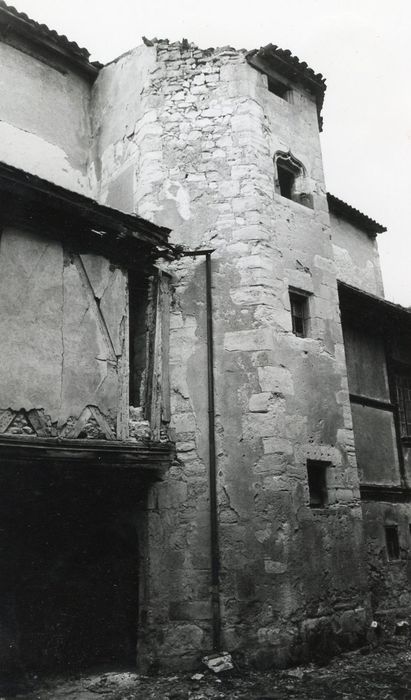 cour intérieure, aile ouest, façade est, vue partielle