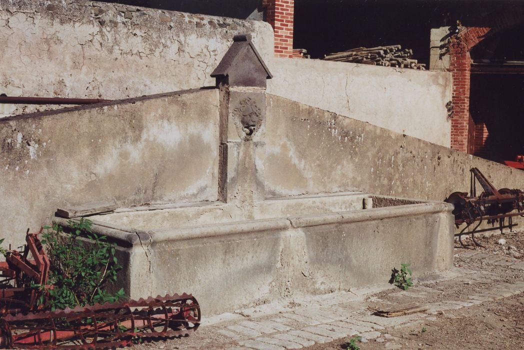 abreuvoir de l’avant-cour