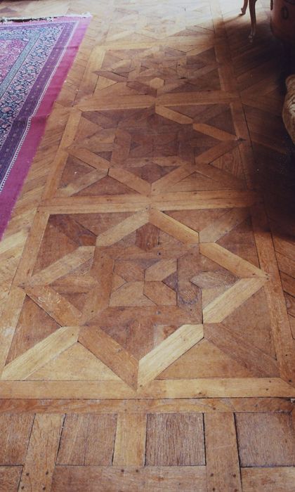 aile ouest, 1er étage, salon bleu, vue partielle du parquet