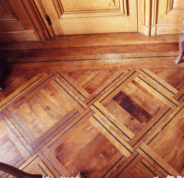 pavillon sud, 1er étage, chambre d’honneur, détail du parquet