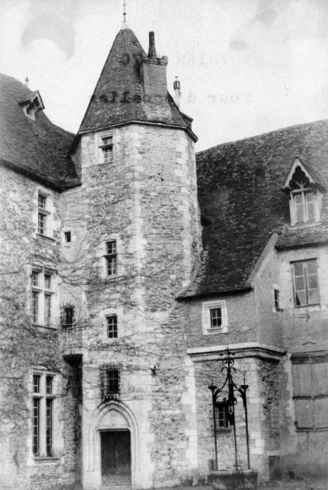 façade ouest, tourelle d’escalier