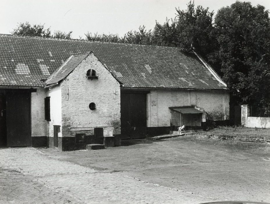 cour intérieure, aile ouest, façade est