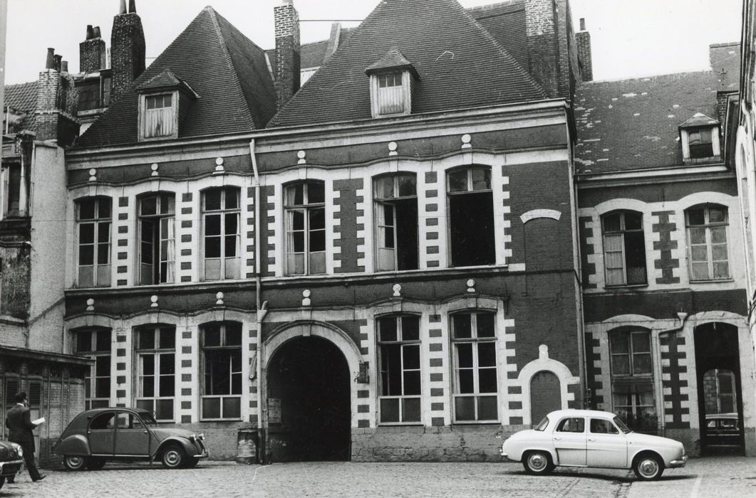 façade sur cour