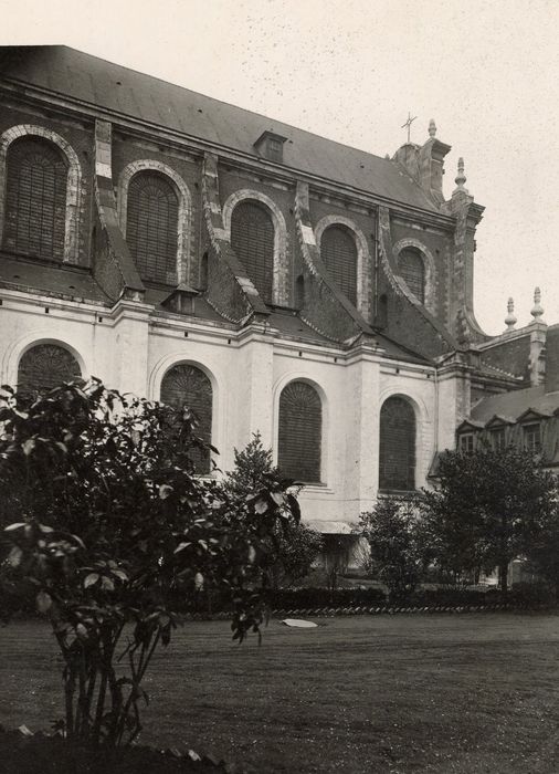 façade latérale sud, vue partielle