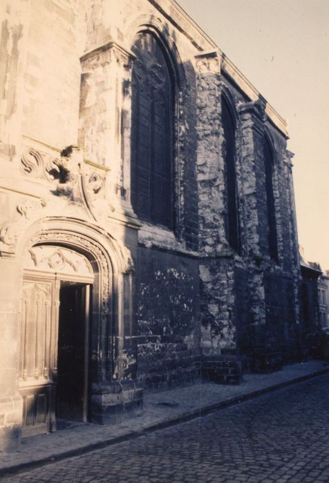 façade latérale sud, vue partielle