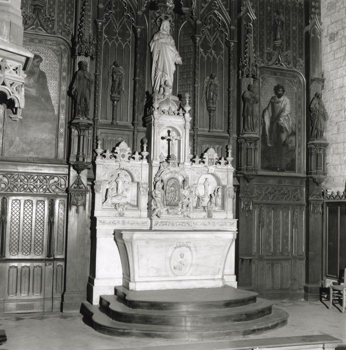 Autel tombeau et retable de la chapelle du Sacré-Coeur