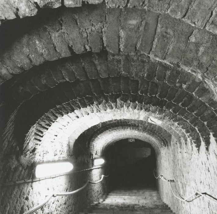 vue en plongée de l’escalier médian