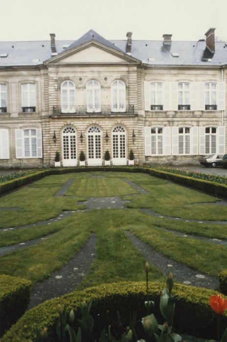 façade sud-ouest, vue partielle