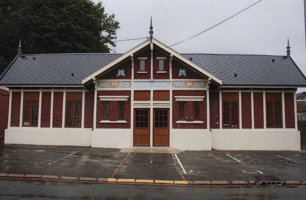 façade antérieure (photocopie numérisée)