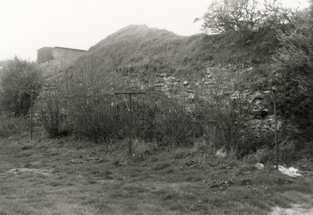 bastion nord-est, vue partielle des vestiges