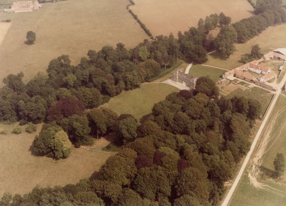 vue aérienne du château dans son environnement