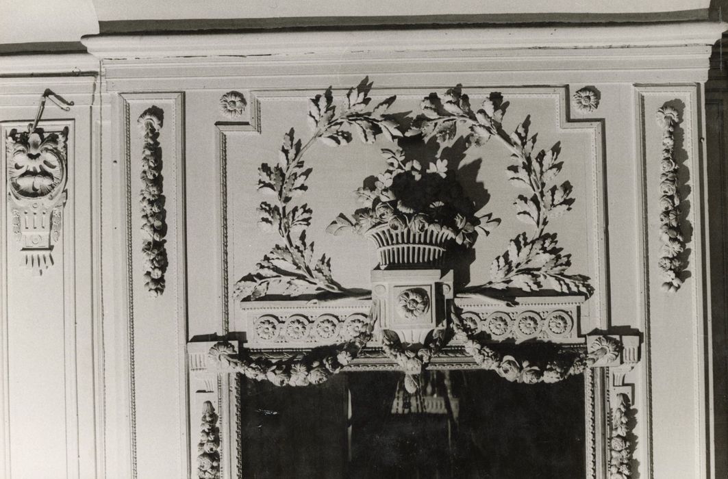 grand salon, lambris de revêtement, détail