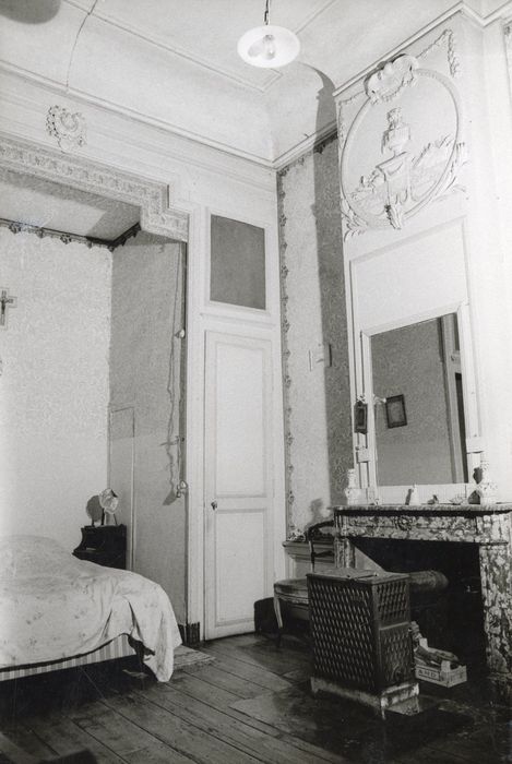 1er étage, chambre, lambris de revêtement, vue partielle