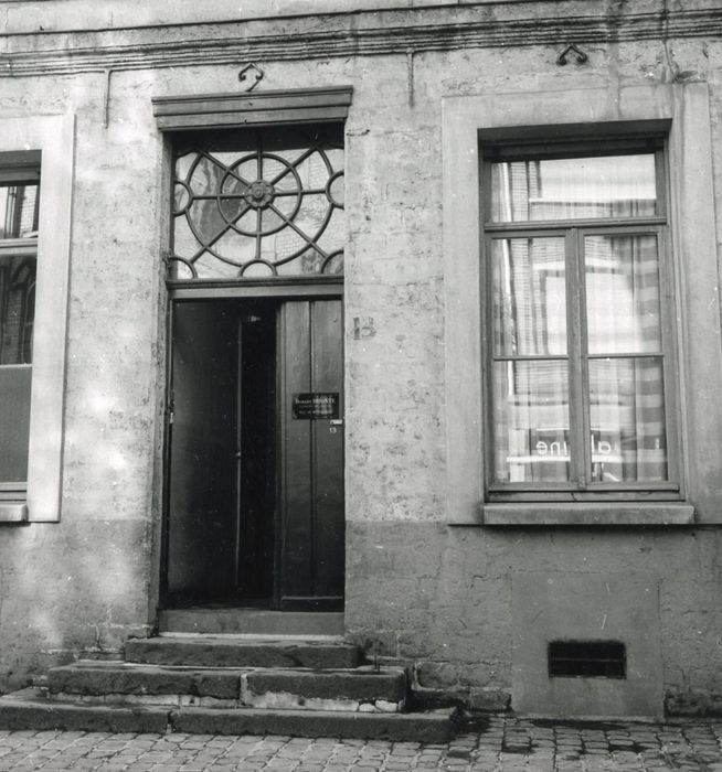 porte d’accès sur rue