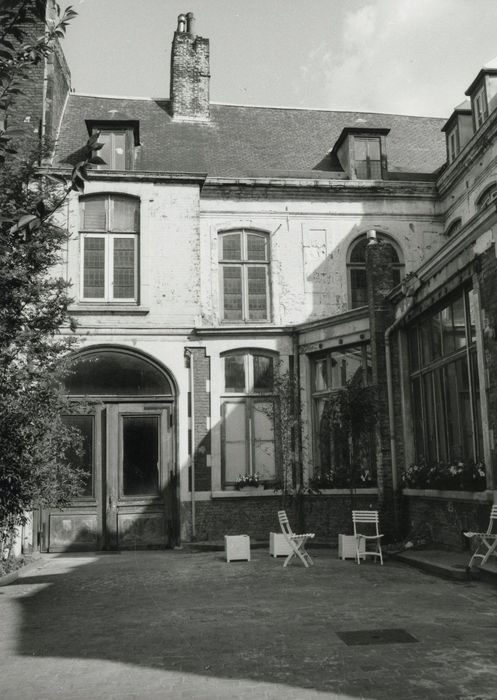 façade sur cour