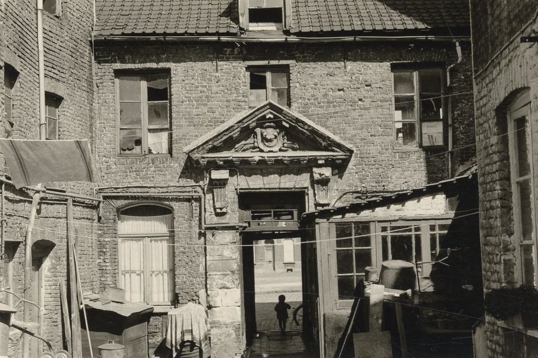 façade sur cour