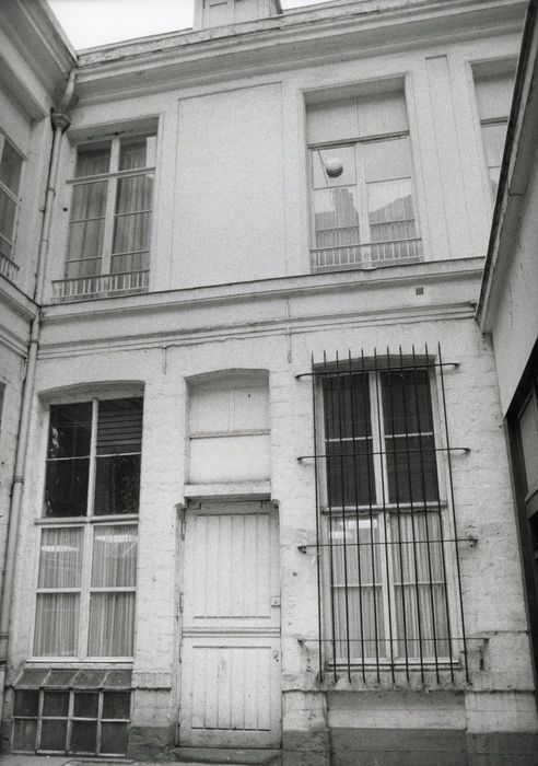 façade sur cour