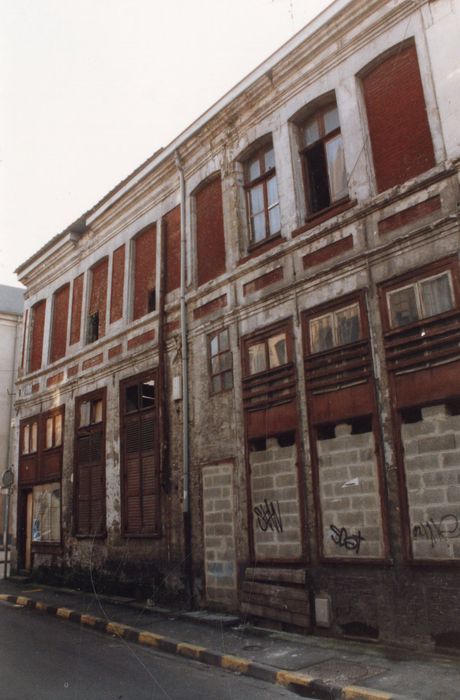 façade sur la rue de la Halloterie