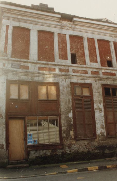 façade sur la rue de la Halloterie, vue partielle