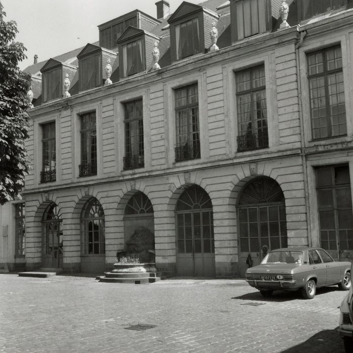 façade sur cour