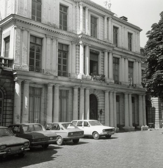 façade sur cour