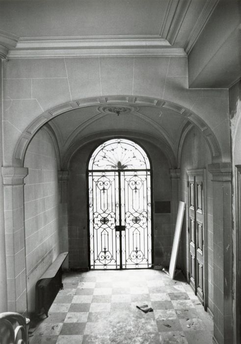 vestibule