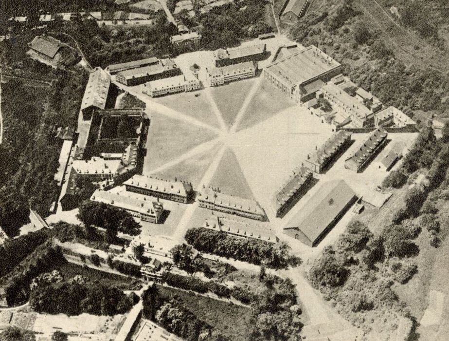 vue aérienne de l’ensemble des bâtiments