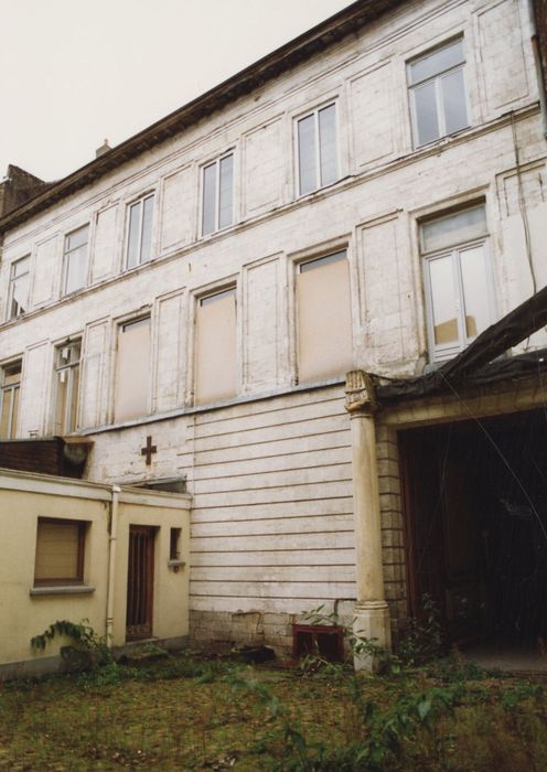 façade sur cour