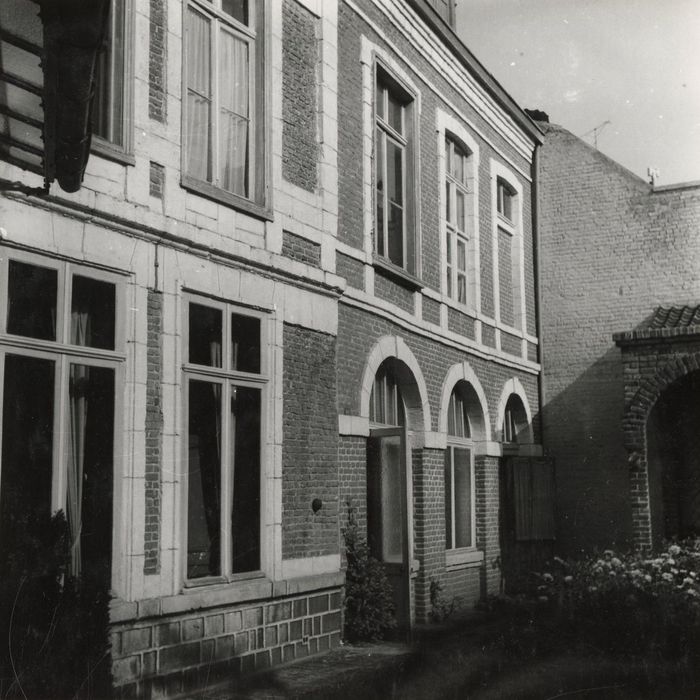 2e cour, façade, vue partielle