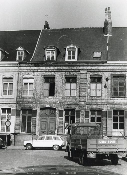 façade sur rue du n°5