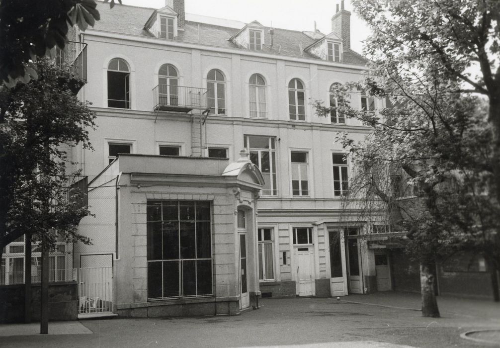 façade sur cour