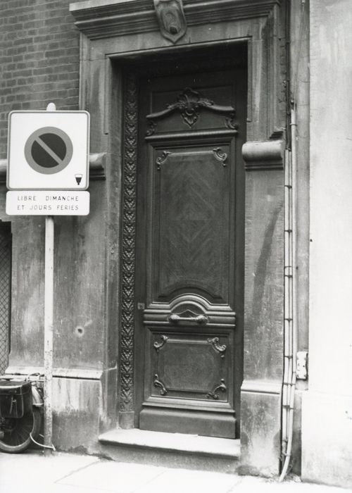 porte d’accès sur rue