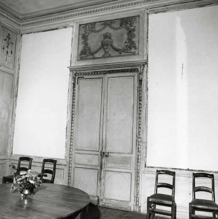 salle à manger, lambris de revêtement, vue partielle